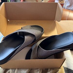 Rothy's Weekend Slides Size 10 - Metallic Silver Sand (black)